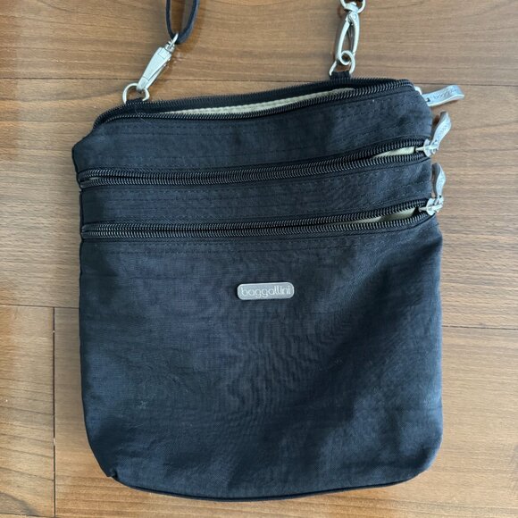 Baggallini Black Crossbody Travel Bag - Picture 2 of 3